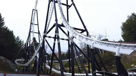 six flags magic mountain calendar
