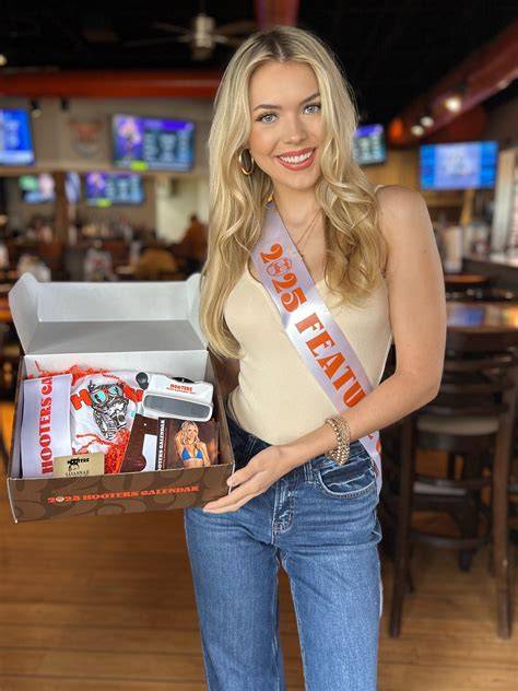 Hooters Calendar Girls