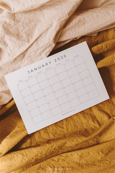 2025 calendar pages